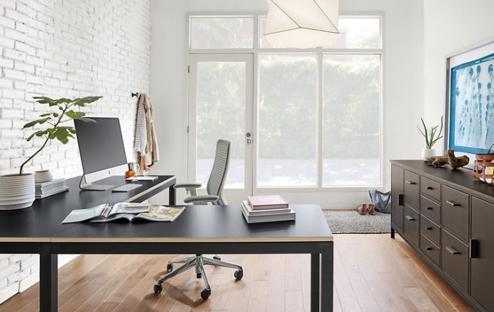bureau informatique avec rangement