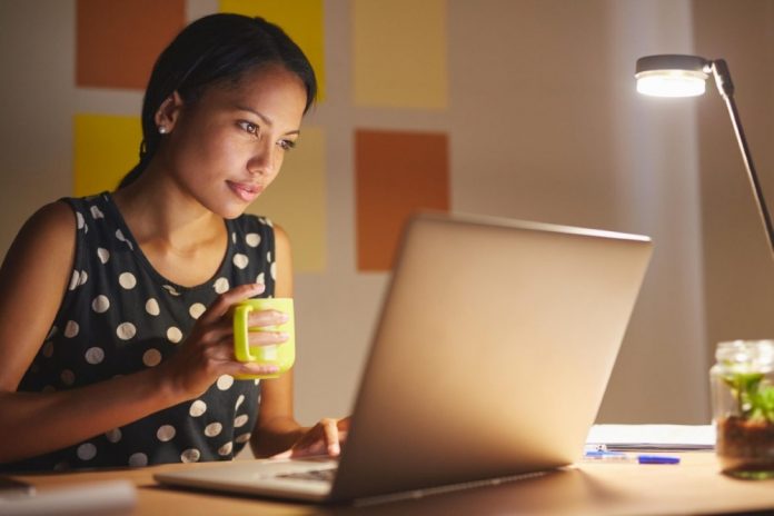 2. Quel éclairage de bureau choisir pour la santé des yeux
